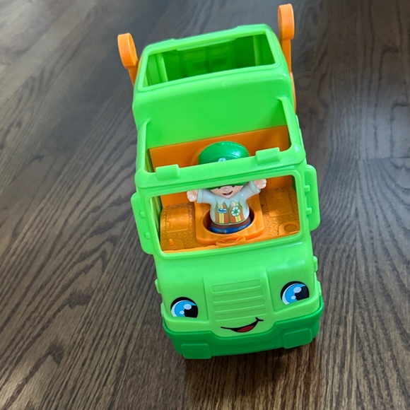Fisher Price - Little People Trash Truck - with sounds - Picture 1 of 2